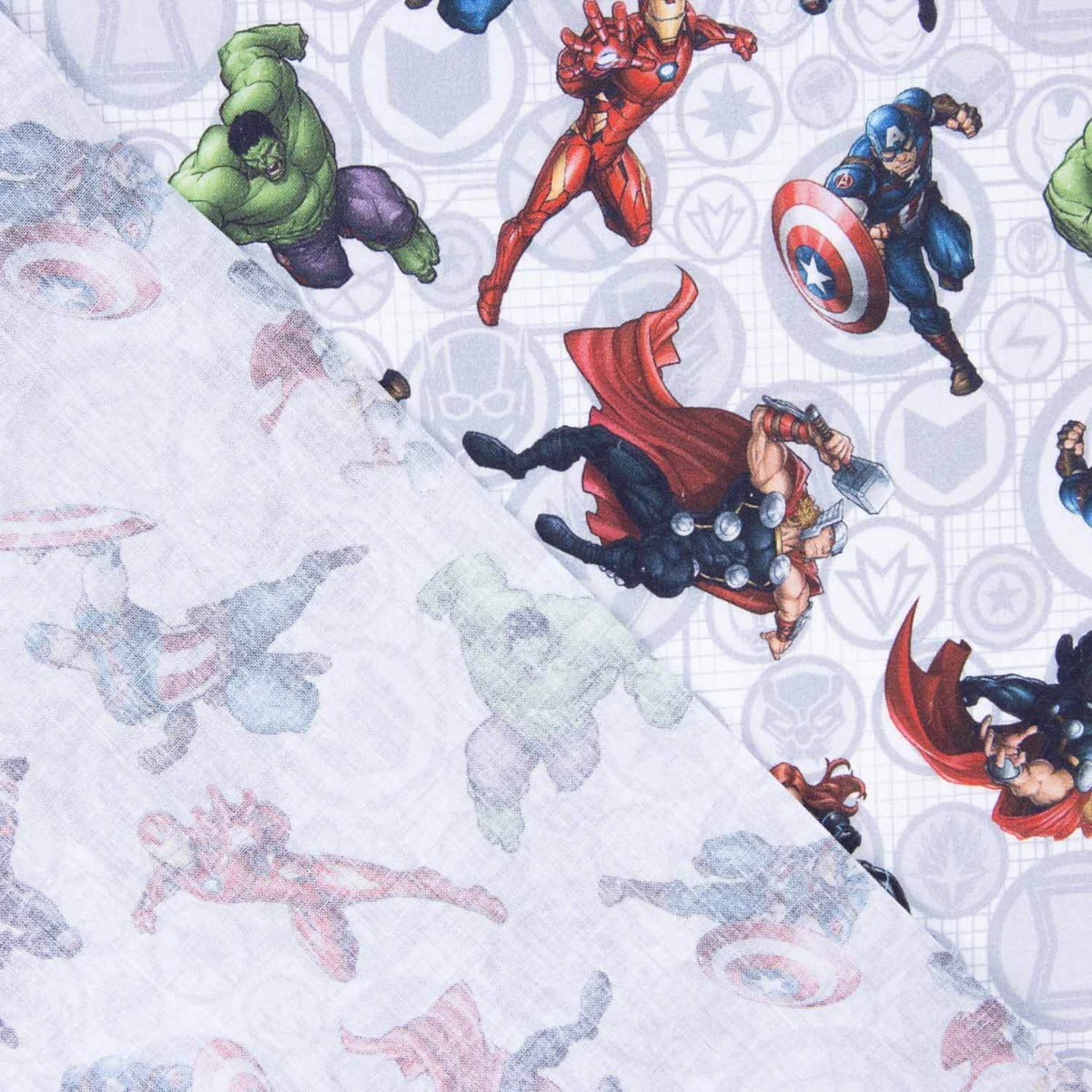 Popeline-Stoffreste mit Avengers-Lizenz – verschiedene Maße, Breite 140 cm - Ribes y Casals