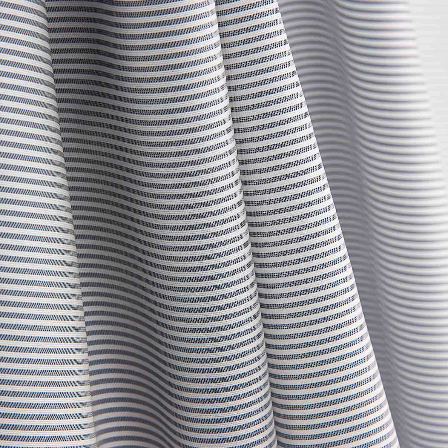 Futterstoff-Reststück, marineblau mit Streifen – verschiedene Maße x Breite 140 cm - Ribes y Casals