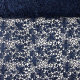 Reststück Guipure mit Blumenmuster, marineblau – verschiedene Längen x Breite 125 cm - Ribes y Casals