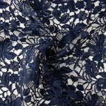 Reststück Guipure mit Blumenmuster, marineblau – verschiedene Längen x Breite 125 cm - Ribes y Casals