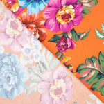 Bedruckte Viskose mit Gartenblumen-Muster von Coralia - Ribes y Casals