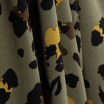 Viskose-Stoffrest mit „Jungle Chic“-Muster in Grün – verschiedene Längen x 150 cm breit - Ribes y Casals