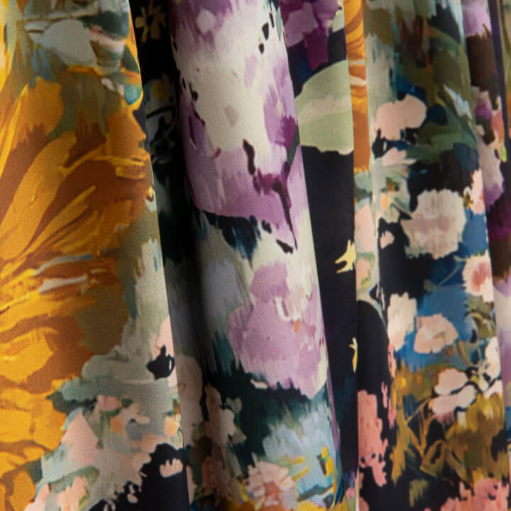 Satin mit gelbem Dahlienmuster - Ribes y Casals