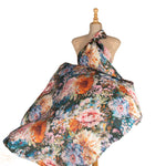 Satin mit orangefarbenem Dahlienmuster - Ribes y Casals