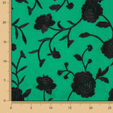 Bestickter Schal aus schwarzem Tencel mit Smaragdstickerei - Ribes y Casals