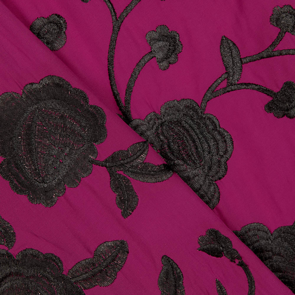 Bestickter Schal Black Tencel Strawberry - Ribes y Casals