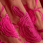 Reststück bestickter Schal in Fuchsia und Tencel-Koralle – verschiedene Maße x Breite 140 cm - Ribes y Casals