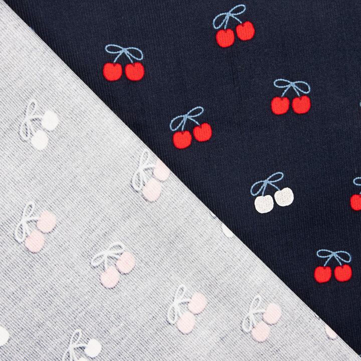 Feincord aus Baumwollstoff mit Kirschen-Print in Marineblau - Ribes y Casals