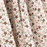 Baumwollmusselin, zarte Blumen, heller Hintergrund - Ribes y Casals