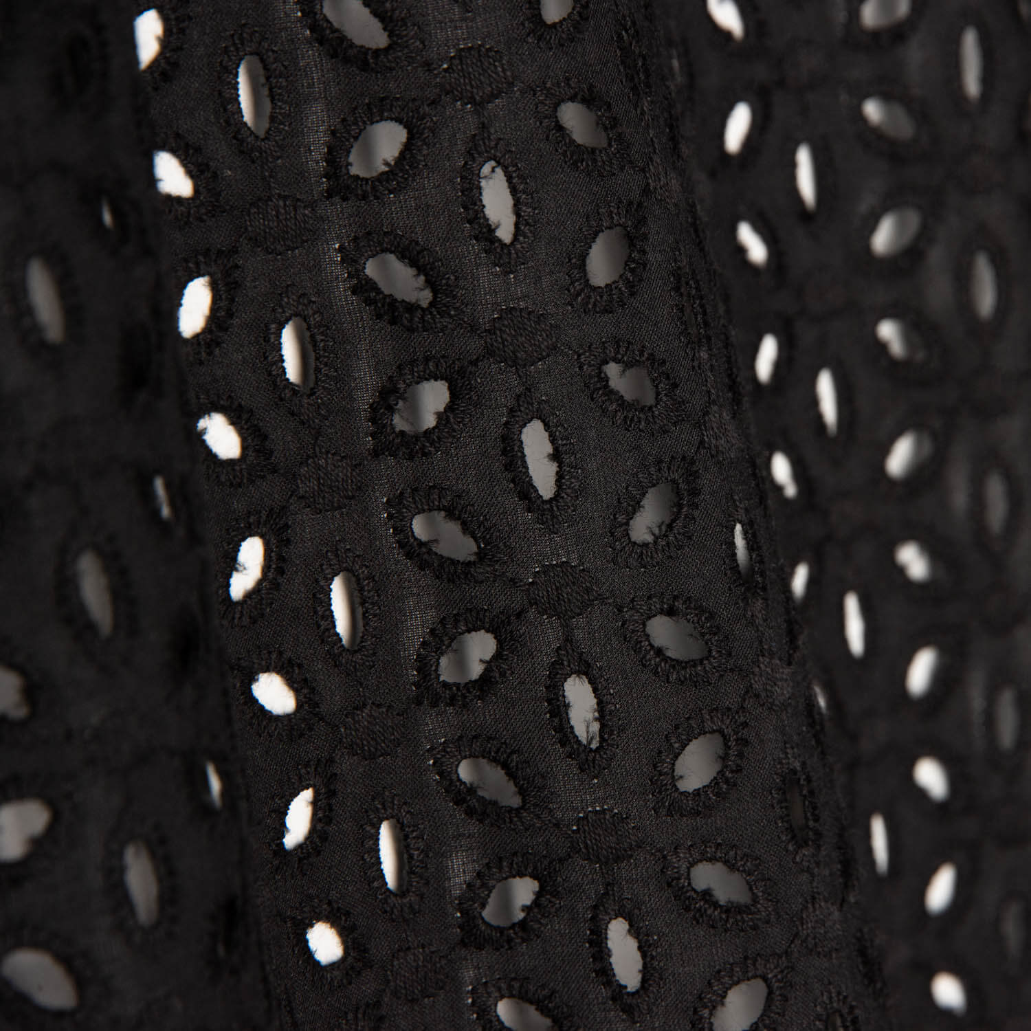 Swiss Embroidery Petals Schwarz - Ribes y Casals