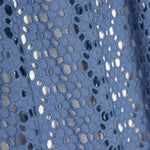 Gestickte Schweizer Stickerei Daisy Dark Denim Blue - Ribes y Casals