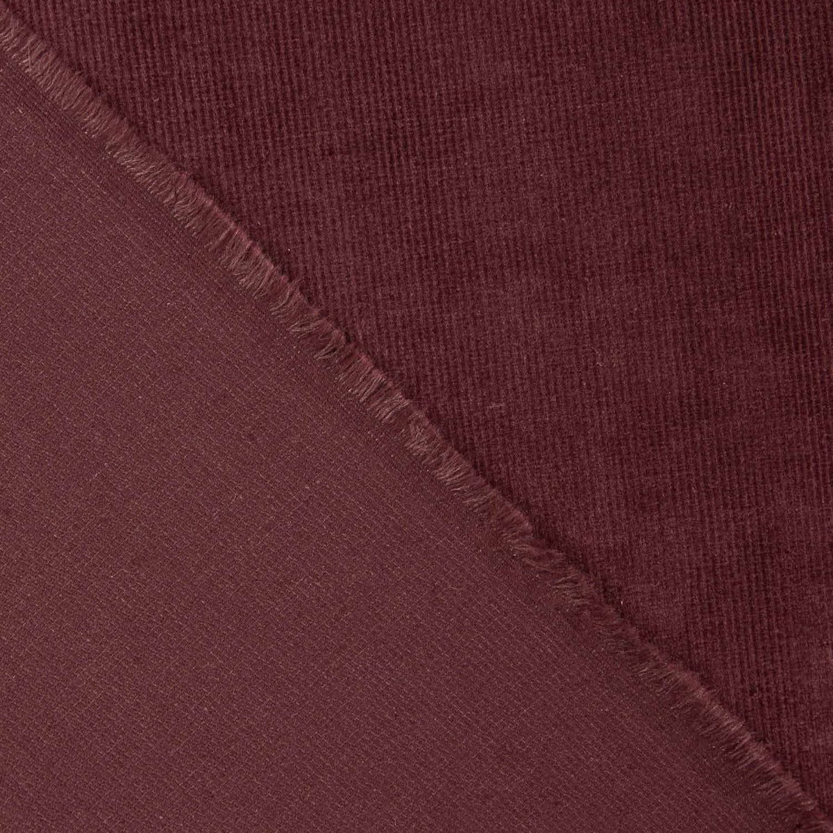 Reststück dehnbaren Microcords in Bordeaux – verschiedene Maße x Breite 140 cm - Ribes y Casals