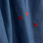 Denim Baumwolle mit roten Herzen bestickt - Ribes y Casals