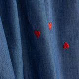 Denim Baumwolle mit roten Herzen bestickt - Ribes y Casals