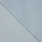 Jeansstoff-Reststück mit hellblauen und weißen Streifen – verschiedene Maße x Breite 148 cm - Ribes y Casals