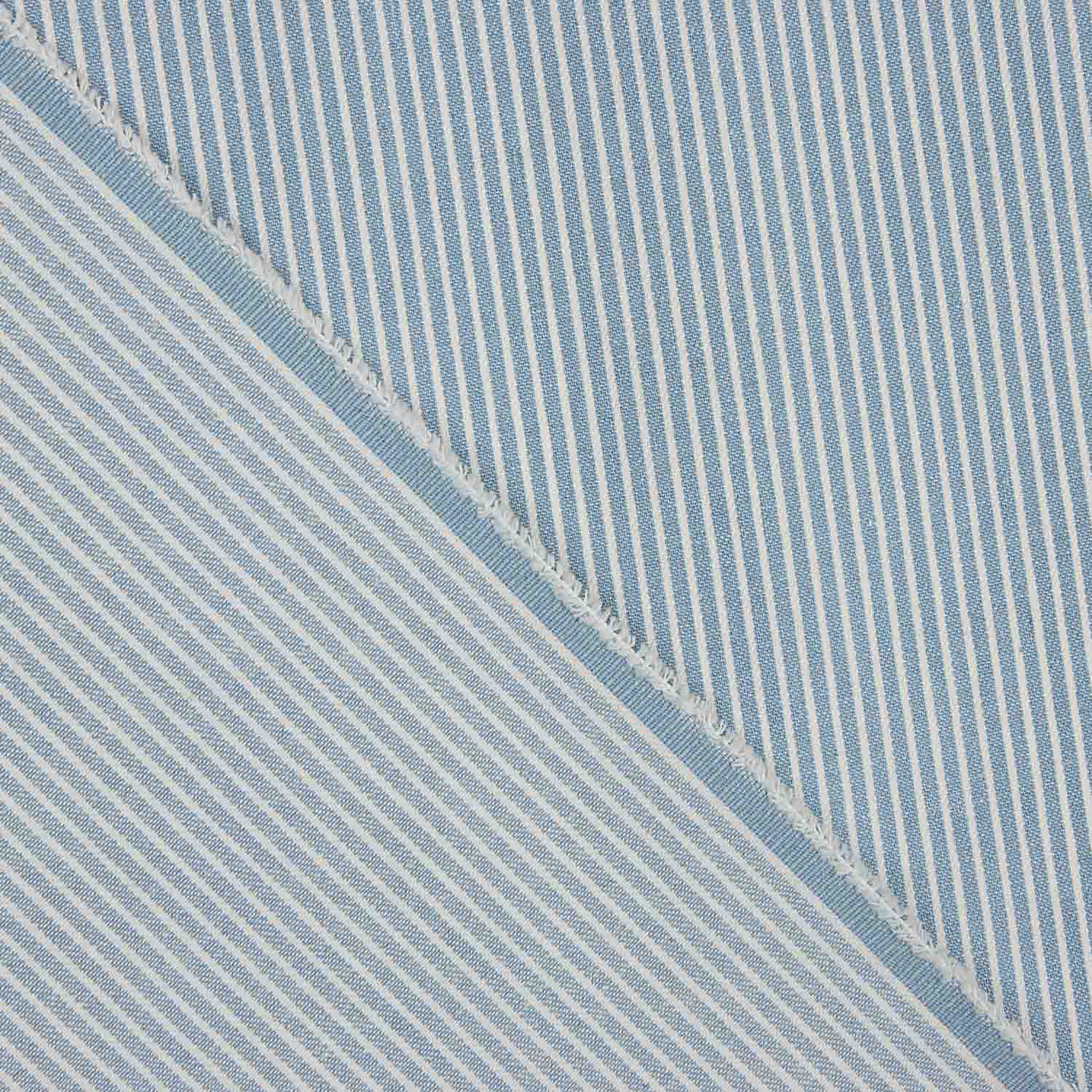 Jeansstoff-Reststück mit hellblauen und weißen Streifen – verschiedene Maße x Breite 148 cm - Ribes y Casals