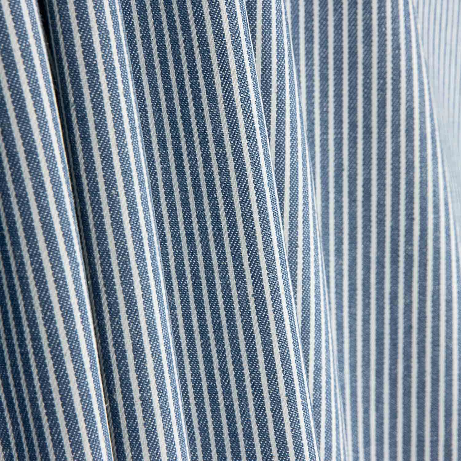 Indigoblau und weiß gestreifte Jeans - Ribes y Casals