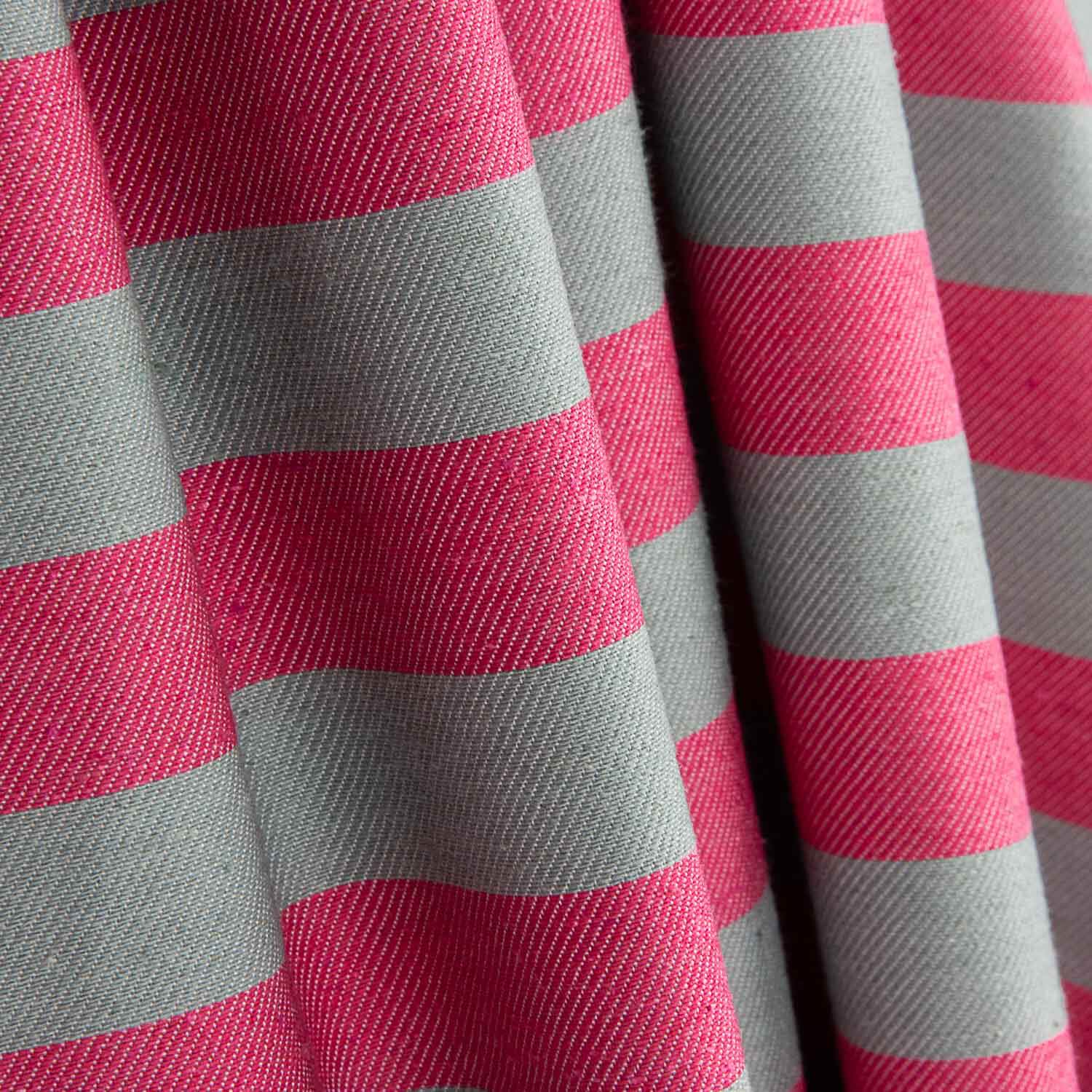Zweifarbige Plane mit Streifen in Rosa und Graugrün - Ribes y Casals