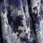 Elastischer Viskosestoff mit Aquarellmustern an den Blättern in Blau - Ribes y Casals