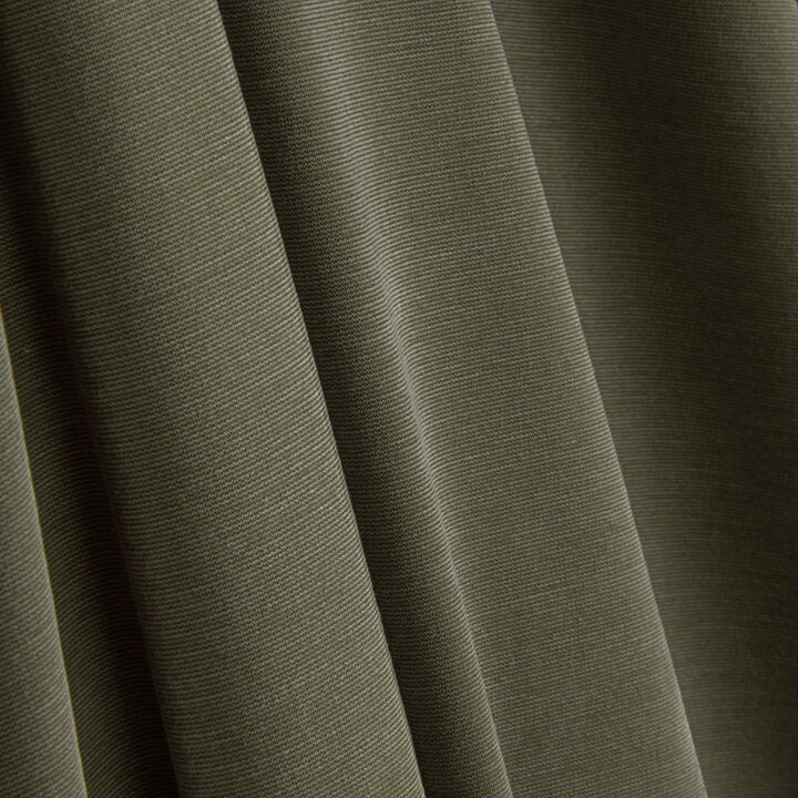 Grün-khaki-farbene Viskose mit glatter Struktur, stonewashed - Ribes y Casals