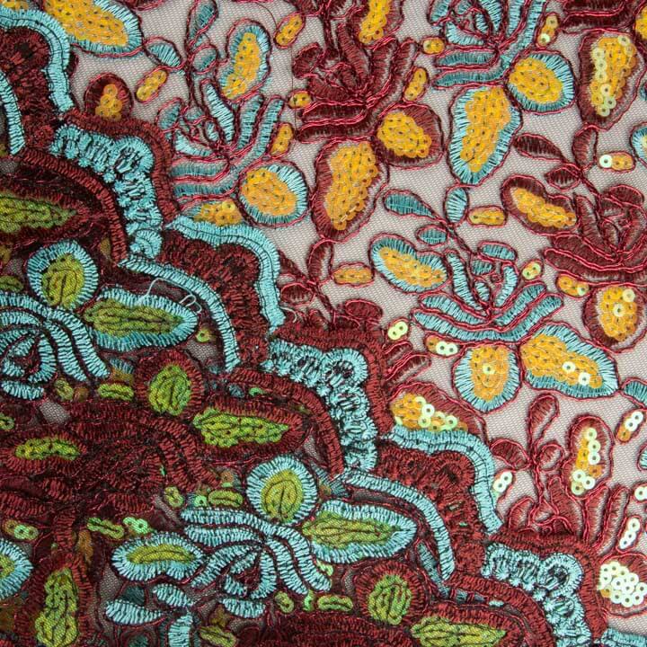 Bestickte Variante mit Paillettenstoff in Alhambra-Rot - Ribes y Casals