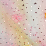 Regenbogen-Feen-Himmel mit 3D-Blumenmuster und Sternen - Ribes y Casals