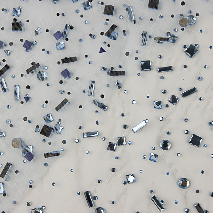 Luxuriöses blaues Tüllkleid mit farblich abgestimmten Strasssteinen - Ribes y Casals