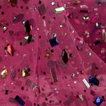 Luxuriöse Tüll-Robe in Fuchsia mit mehrfarbigen Strasssteinen - Ribes y Casals