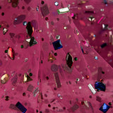 Luxuriöse Tüll-Robe in Fuchsia mit mehrfarbigen Strasssteinen - Ribes y Casals
