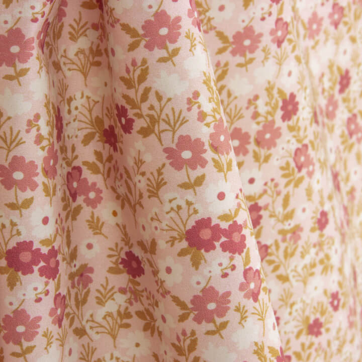Perkal mit bedrucktem Wildblumenmuster in Rosa - Ribes y Casals