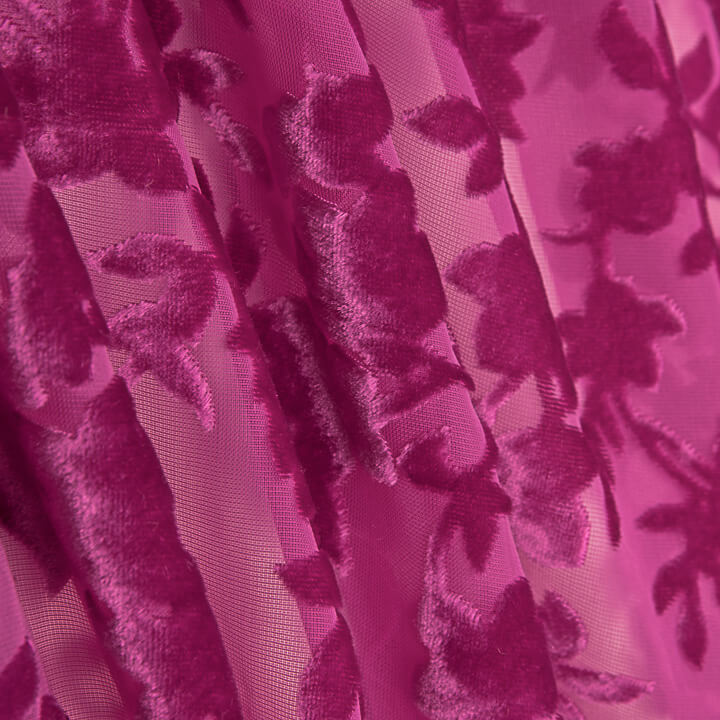 Fuchsiafarbenes Ausbrenner-Blumenmuster auf Chiffon - Ribes y Casals