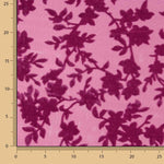 Fuchsiafarbenes Ausbrenner-Blumenmuster auf Chiffon - Ribes y Casals