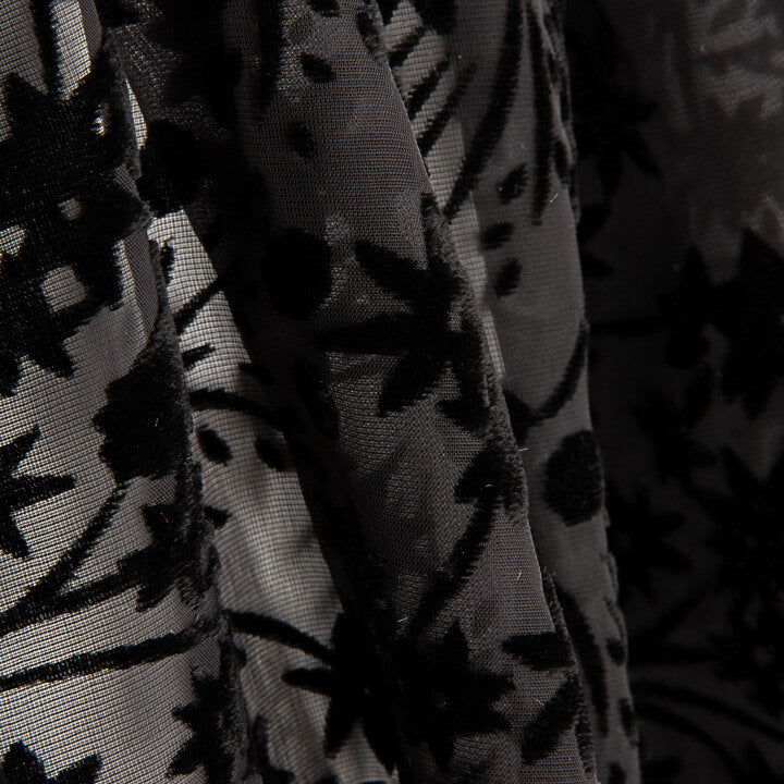 Schwarzes Ausbrenner-Blumenmuster auf Chiffon - Ribes y Casals