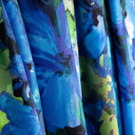 Satinierte Viskose mit Blumenmuster in Ozeanblau - Ribes y Casals