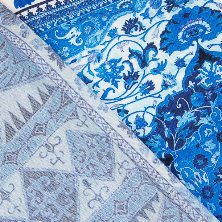Blaue bedruckte Viskose im Patchwork-Stil - Ribes y Casals