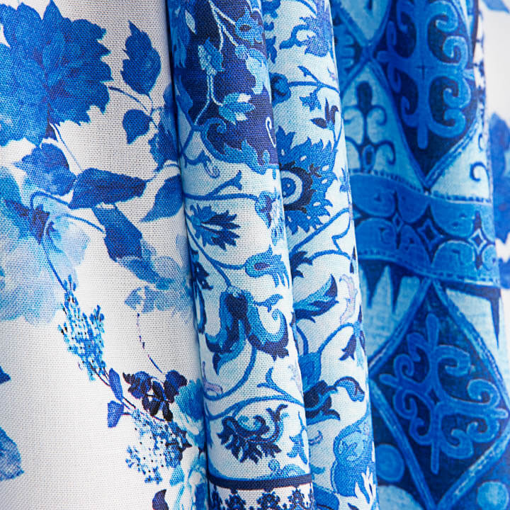 Blaue bedruckte Viskose im Patchwork-Stil - Ribes y Casals