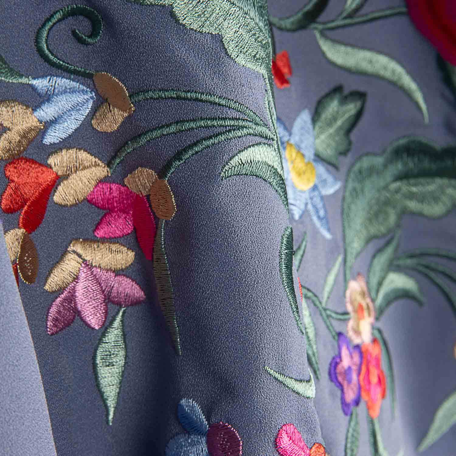 Blauer Denim bestickter Flamenco-Schal - Ribes y Casals