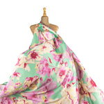 Satin-Reststück mit Blumenmuster in Wassergrün – verschiedene Maße x Breite 140 cm - Ribes y Casals