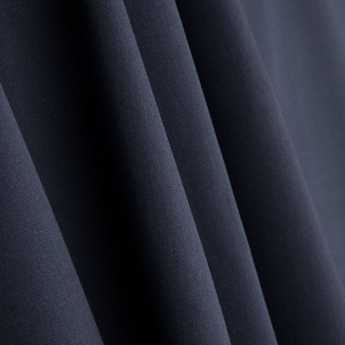 Reststück Köper aus Baumwolle, dehnbar, marineblau – verschiedene Maße x Breite 130 cm - Ribes y Casals