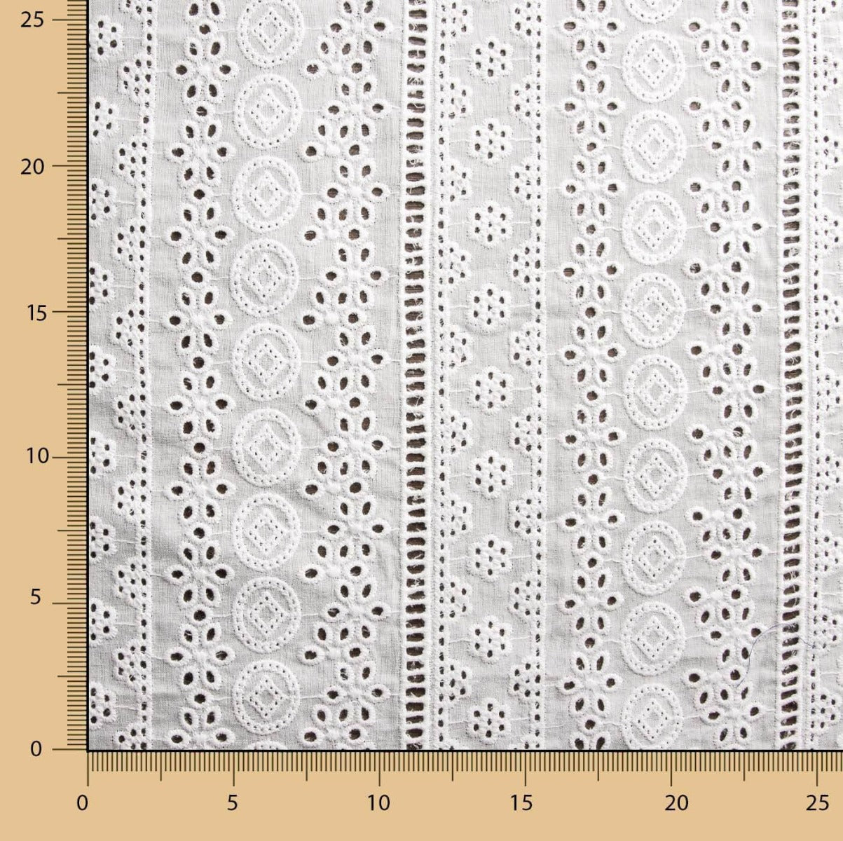 Tona Swiss Embroidery - Ribes y Casals
