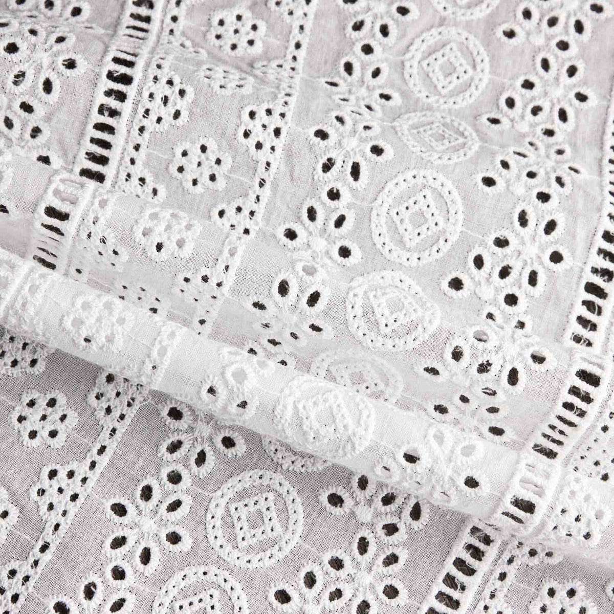 Tona Swiss Embroidery - Ribes y Casals