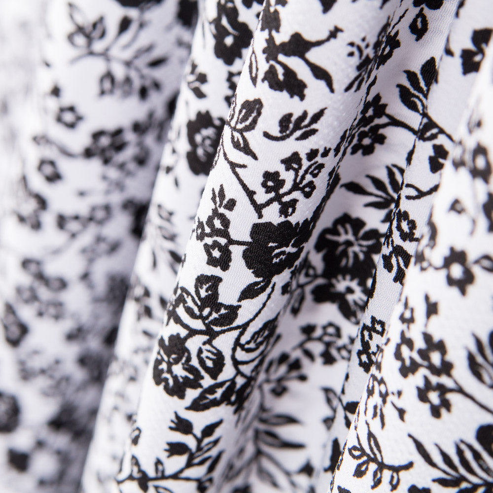 Crepe Floral Weißer Hintergrund - Ribes y Casals