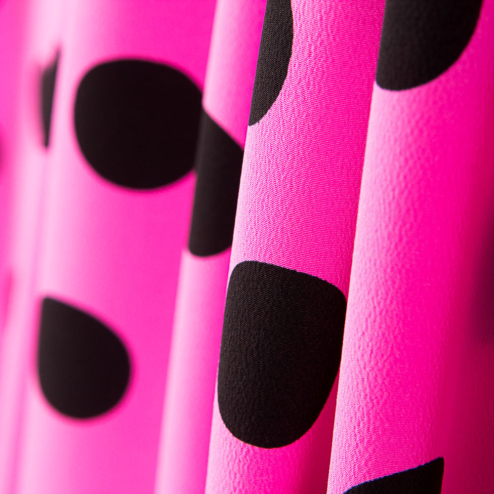 Crepe Polka Dots Schwarz 33mm Fuchsia - Ribes y Casals