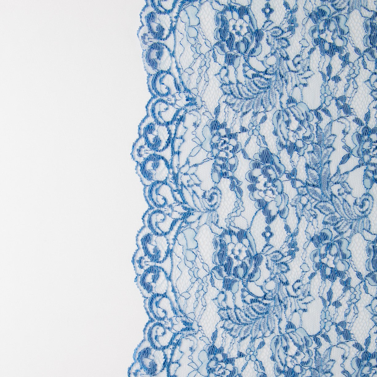 Chantilly Spitze Blau - Ribes y Casals