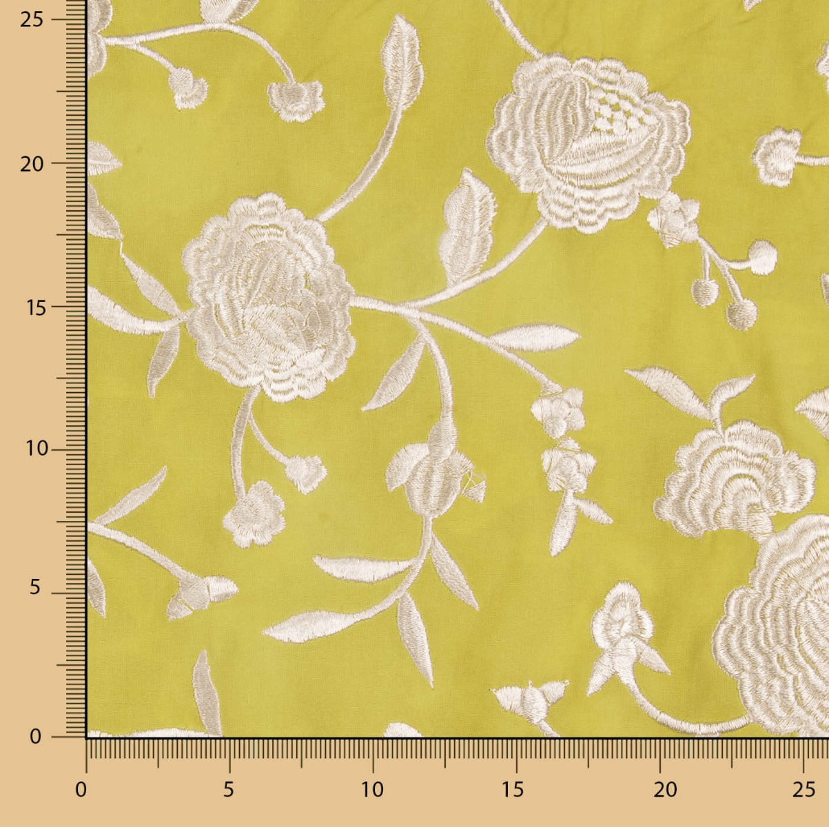 Besticktes Schultertuch Ecru Tencel Albero - Ribes y Casals