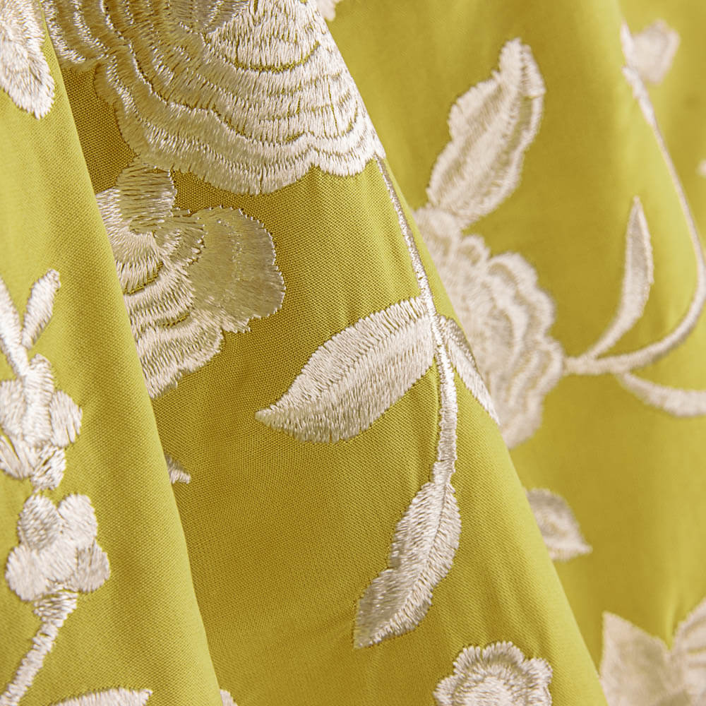 Besticktes Schultertuch Ecru Tencel Albero - Ribes y Casals