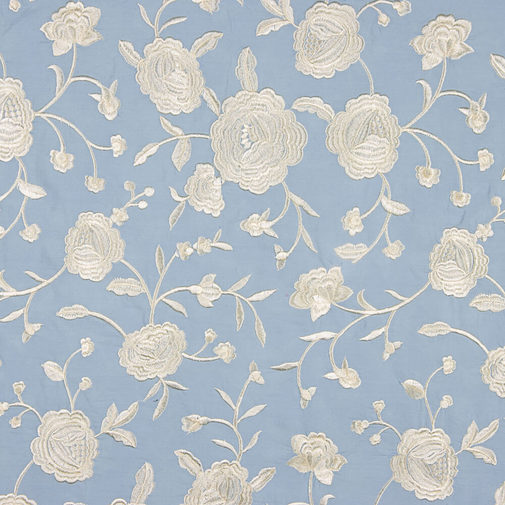 Bestickter Schal Ecru Tencel Hellblau - Ribes y Casals