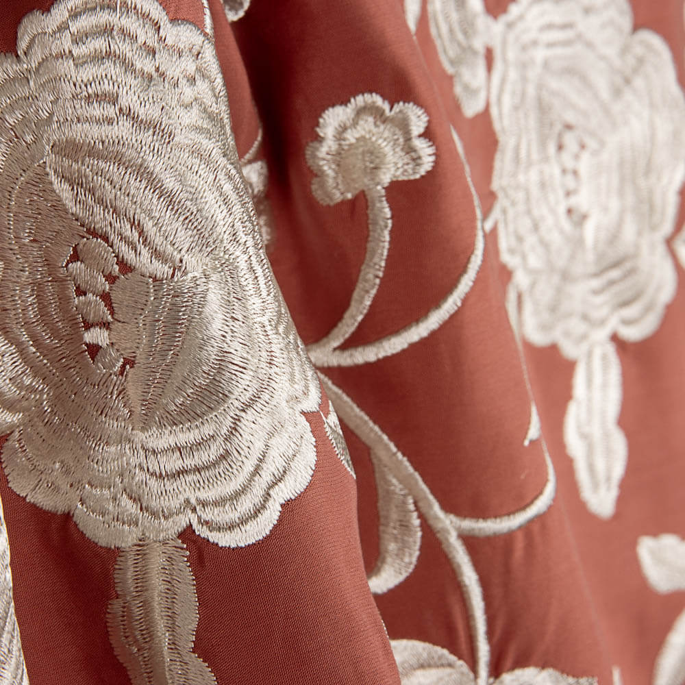 Ecru Tencel Coral Bestickter Schal - Ribes y Casals