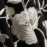 Bestickter Schal Ecru Tencel Schwarz - Ribes y Casals