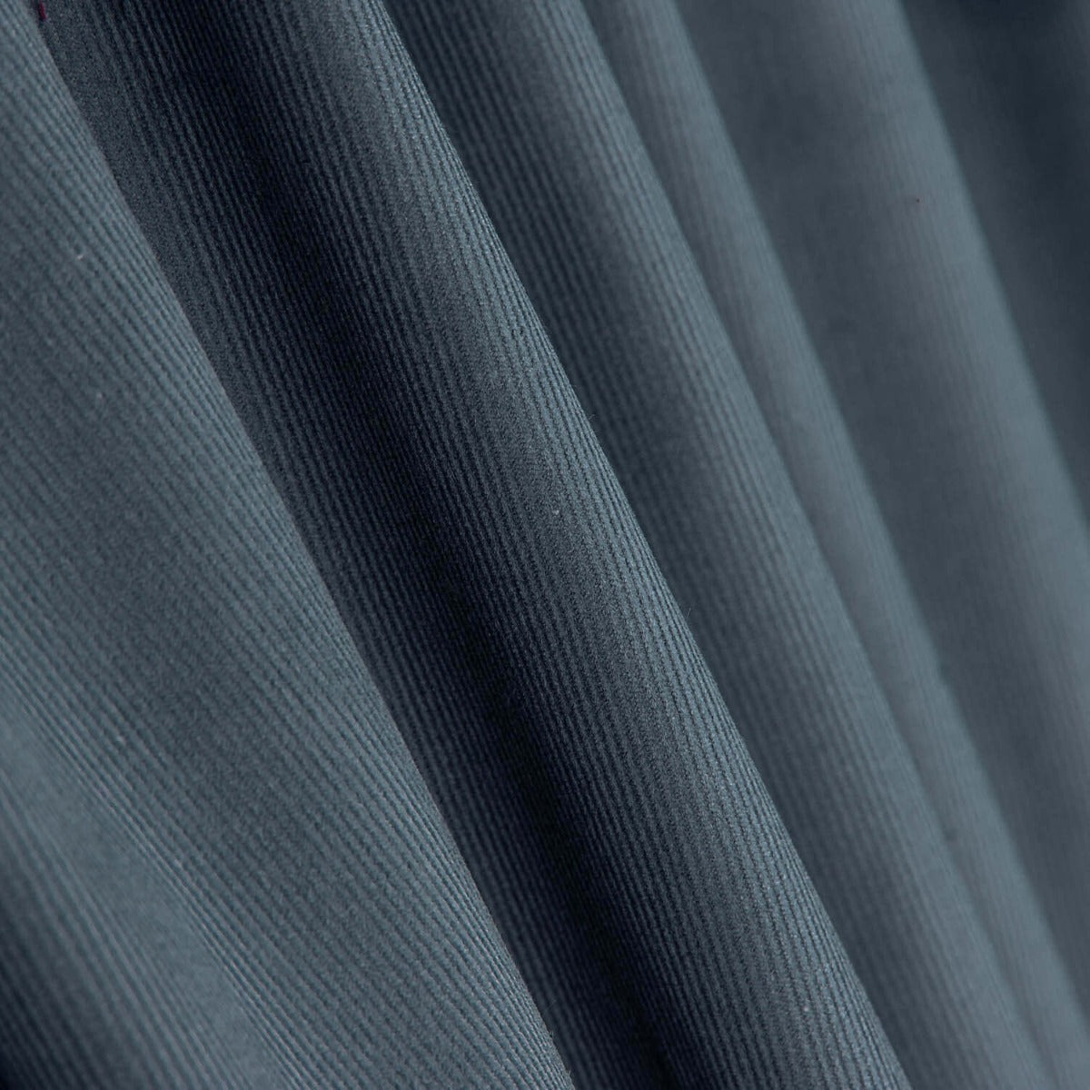 Blaue Baumwolljeans mit Mikroschliff - Ribes y Casals